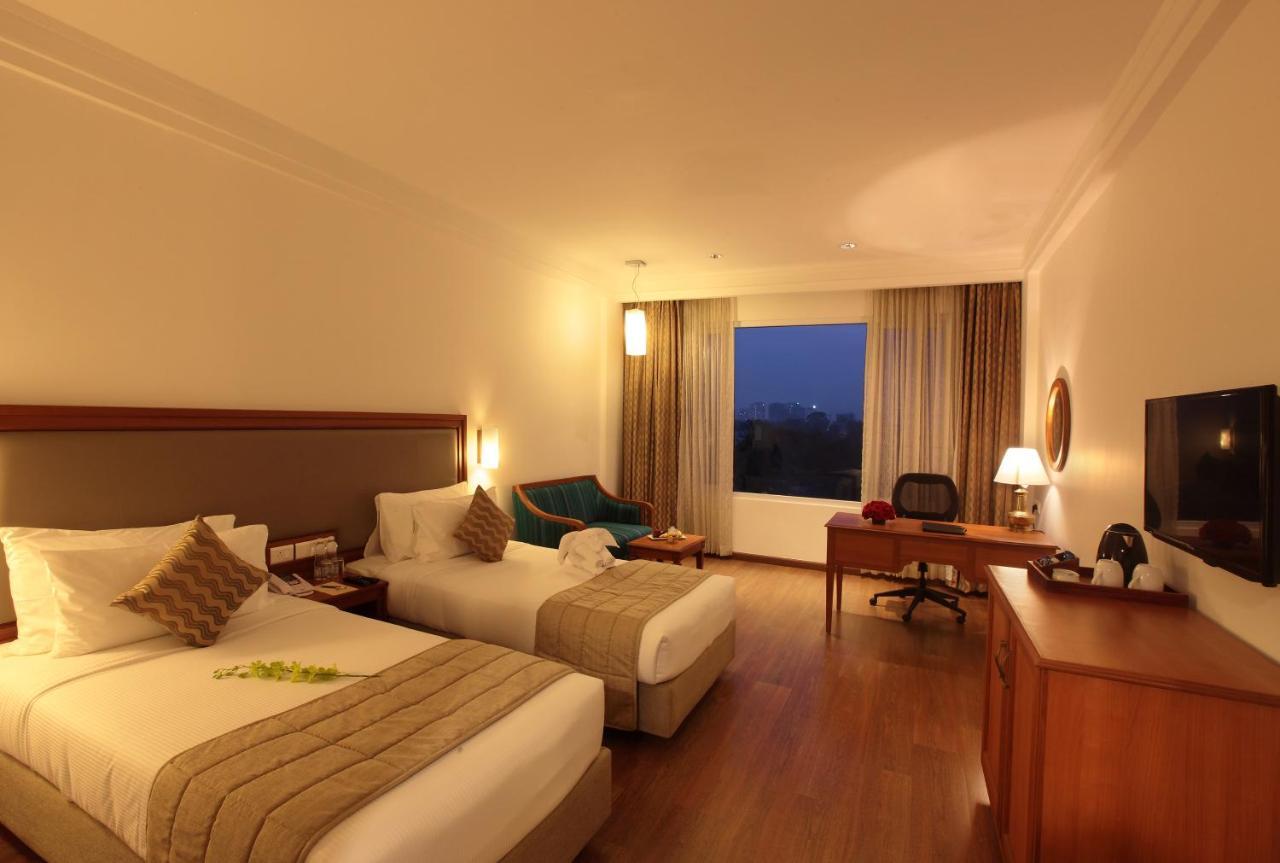 Monsoon Empress Kochi Hotel Exterior foto