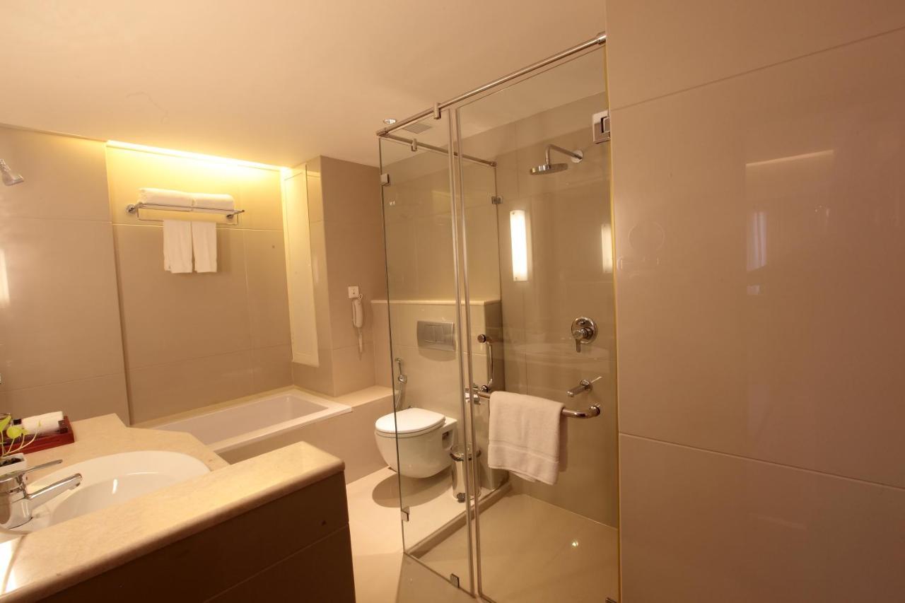 Monsoon Empress Kochi Hotel Exterior foto
