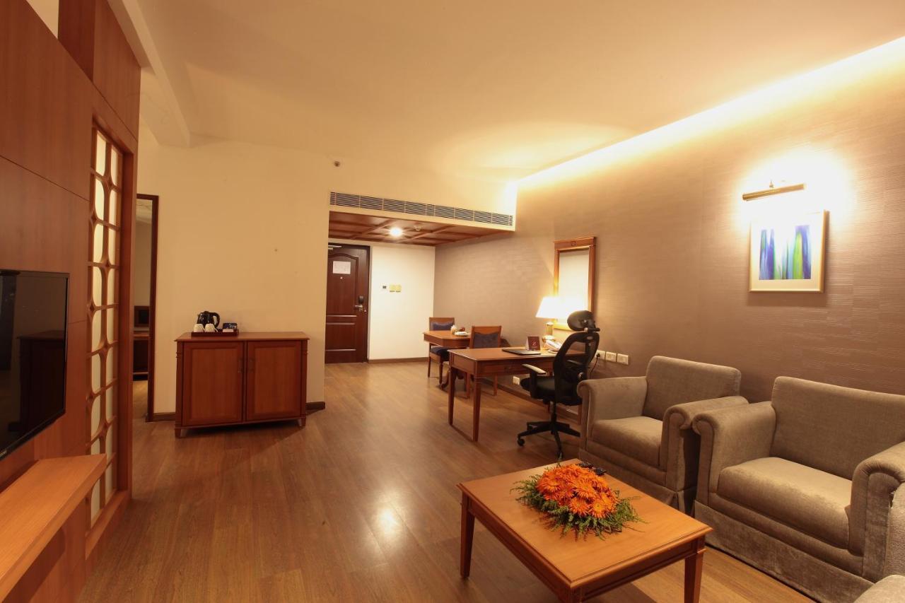 Monsoon Empress Kochi Hotel Exterior foto