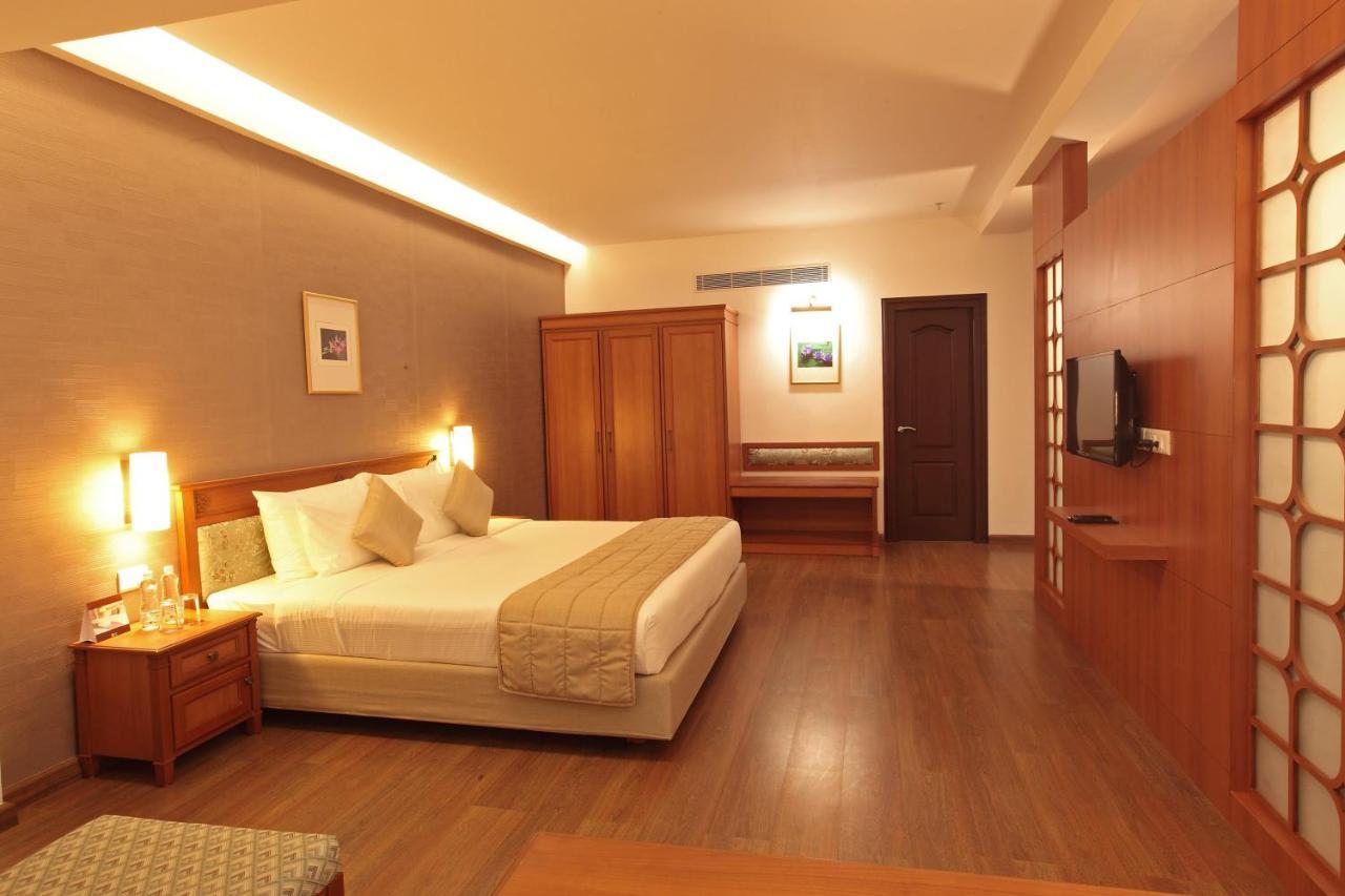 Monsoon Empress Kochi Hotel Exterior foto