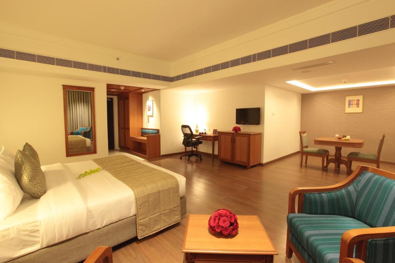 Monsoon Empress Kochi Hotel Exterior foto