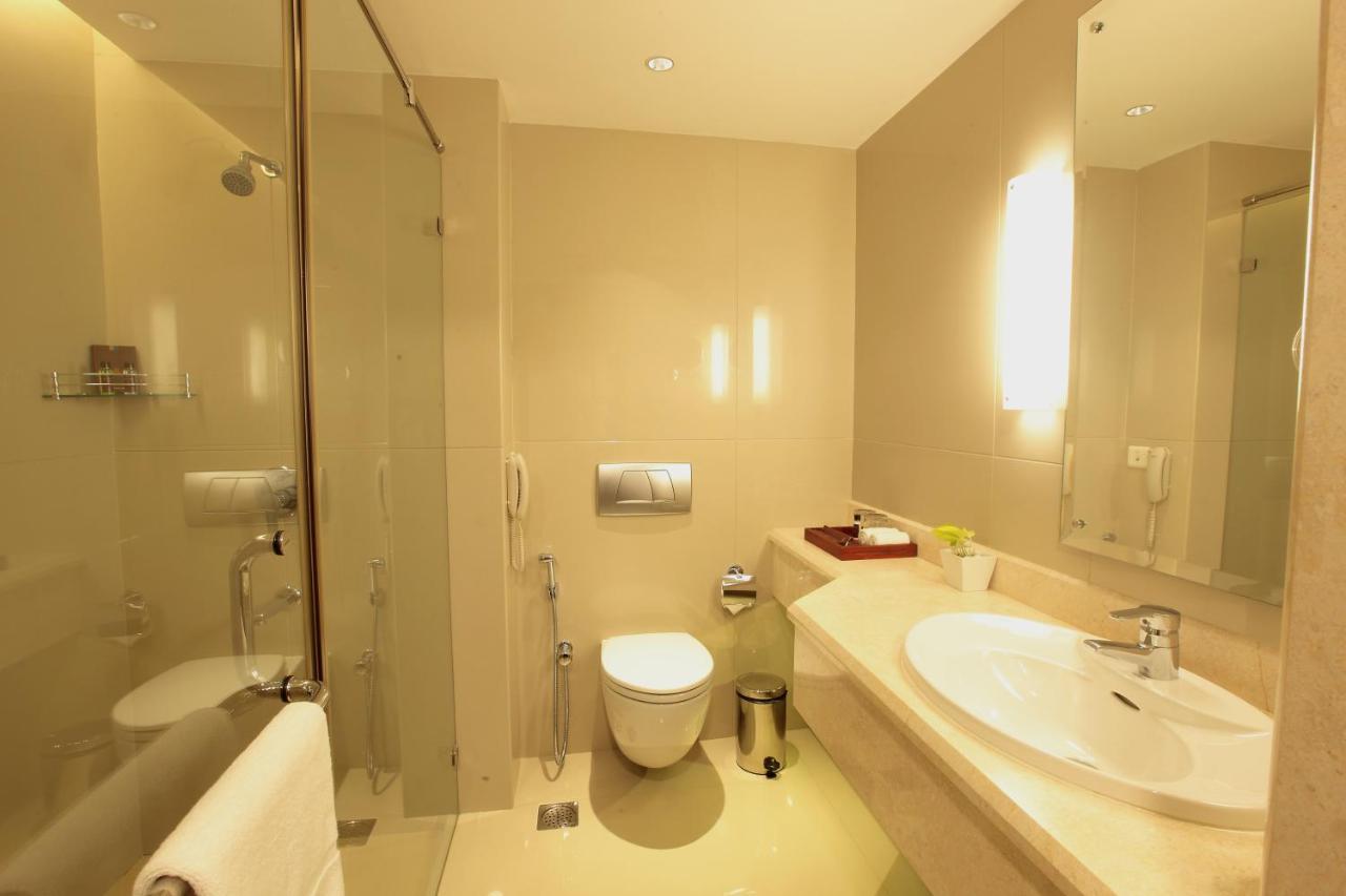 Monsoon Empress Kochi Hotel Exterior foto