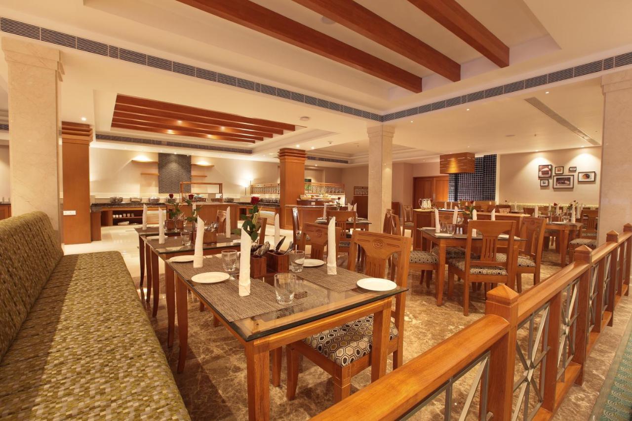 Monsoon Empress Kochi Hotel Exterior foto