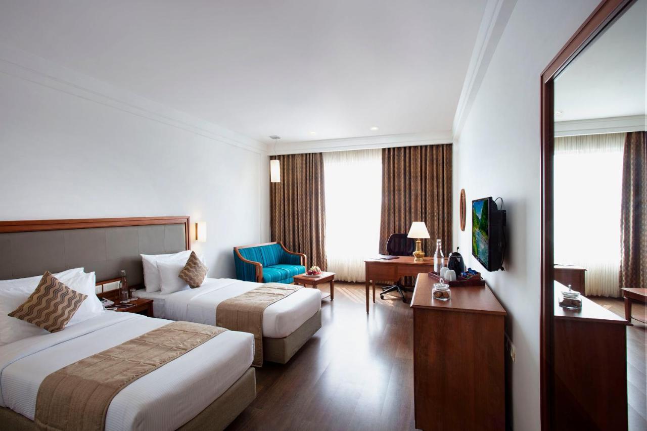 Monsoon Empress Kochi Hotel Exterior foto