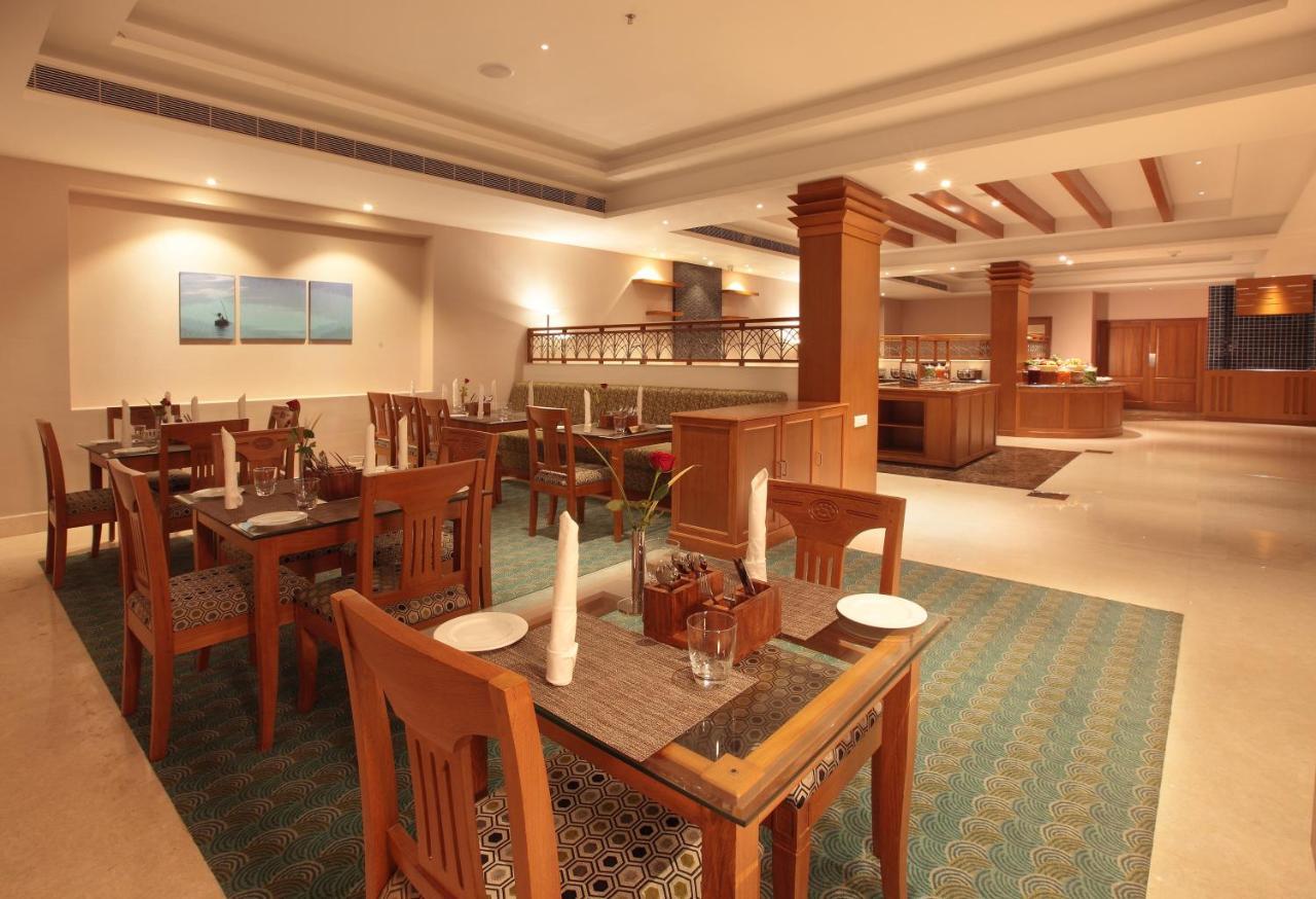 Monsoon Empress Kochi Hotel Exterior foto