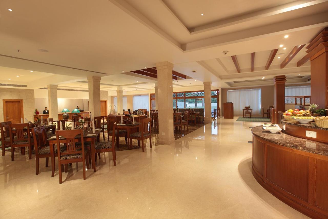 Monsoon Empress Kochi Hotel Exterior foto